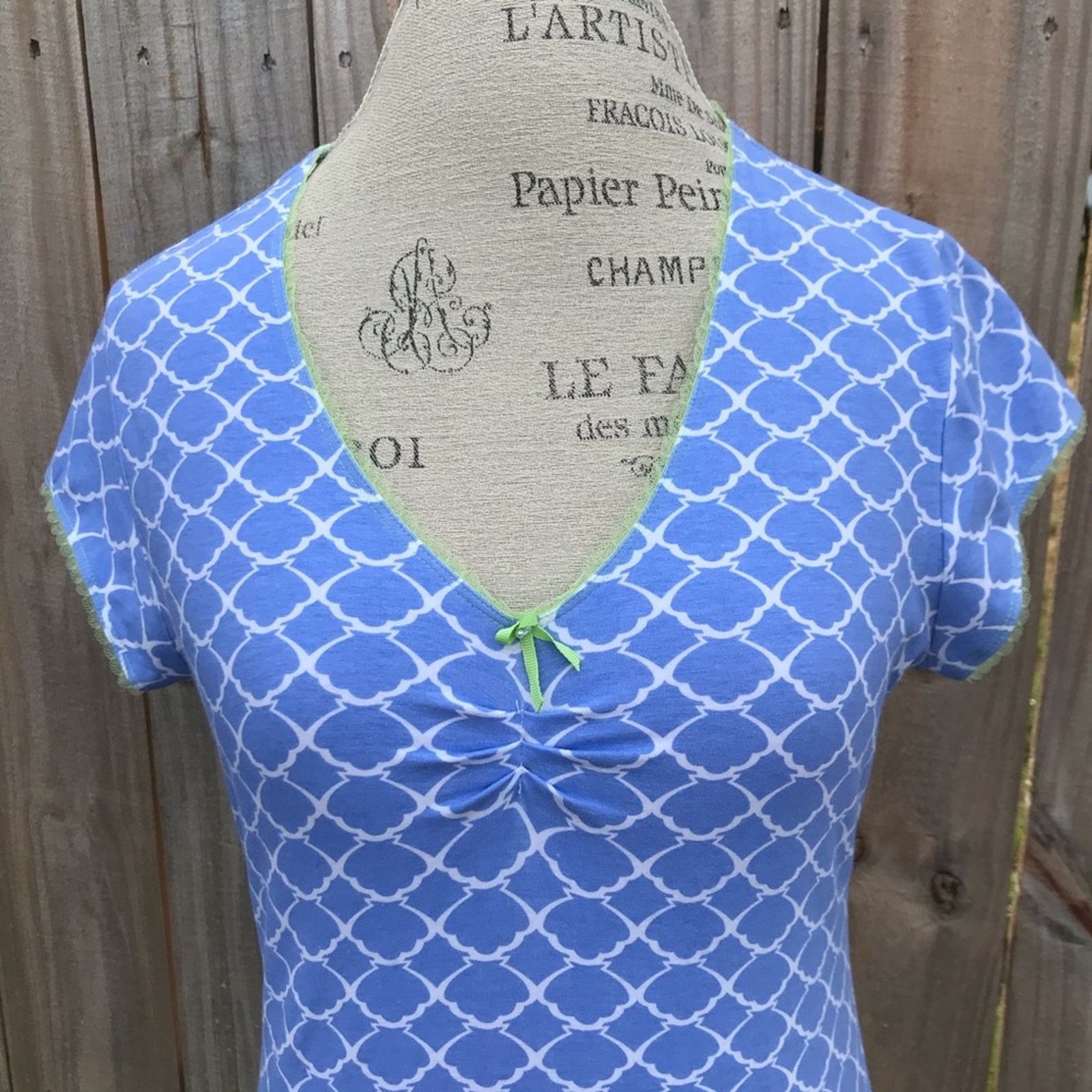 Lilly Pulitzer Lilly Pulitzer cotton tee lace edging pajama top size small Size S / US 4 / IT 40 - 3 Thumbnail