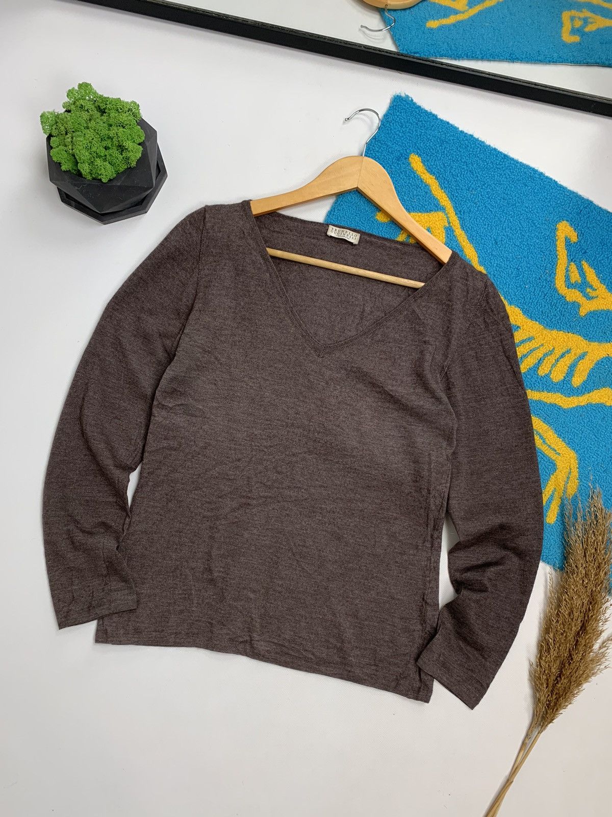 Brunello Cucinelli × Vintage Vintage Brunello Cucinelli Cashmere V-neck Jumper Sweater Size S / US 4 / IT 40 - 1 Thumbnail
