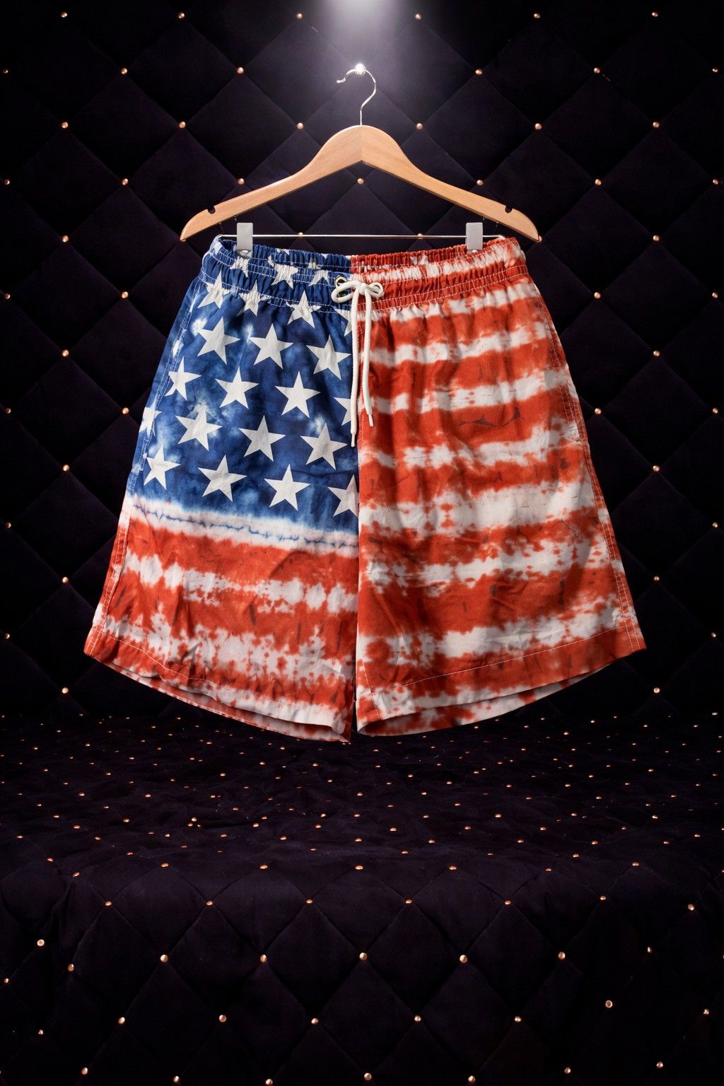Other AMERICANA FLAG MOTIF SHORTS Size US 32 / EU 48 - 1 Preview