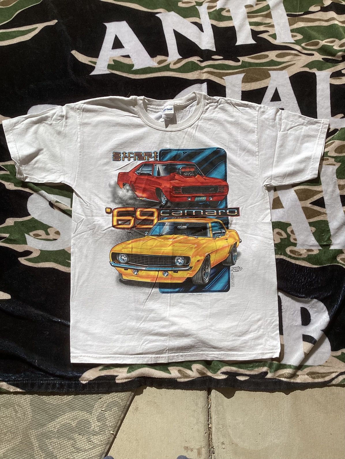Chevrolet Vintage Y2K Street smart 69 Chevrolet Camaro T-shirt Size US L / EU 52-54 / 3 - 1 Thumbnail