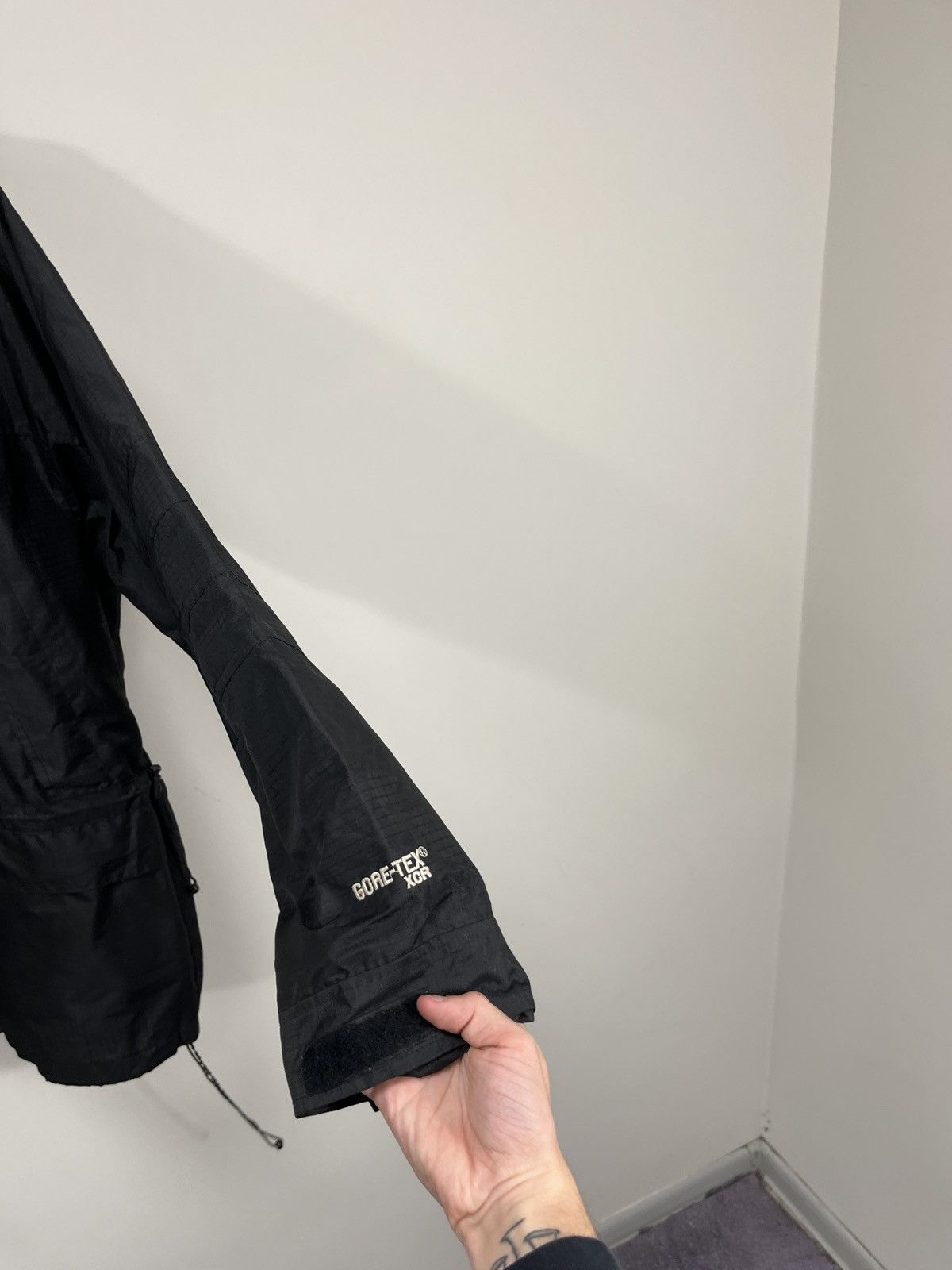 The North Face Vintage The North Face Summit Series Gore-Tex Hooded Jacket Size US S / EU 44-46 / 1 - 13 Thumbnail
