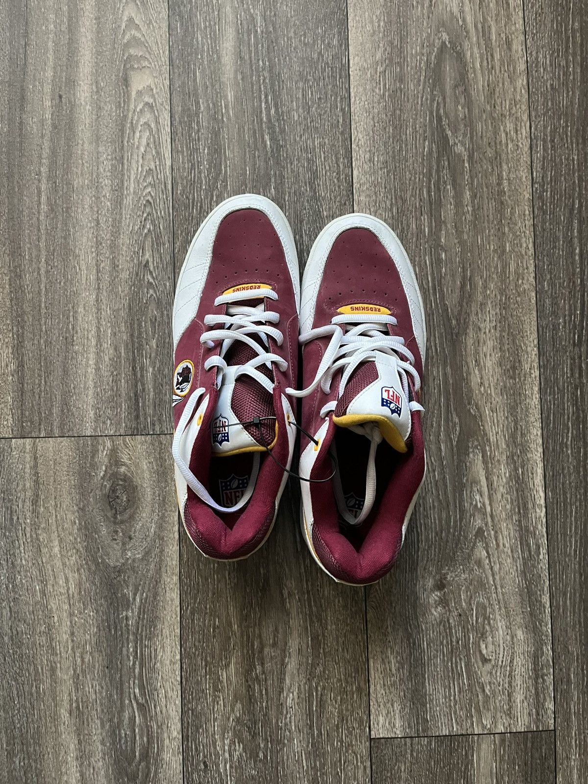 Reebok Reebok RB 507 NFL Washington Redskins Men's Sneakers Size US 11 / EU 44 - 1 Thumbnail