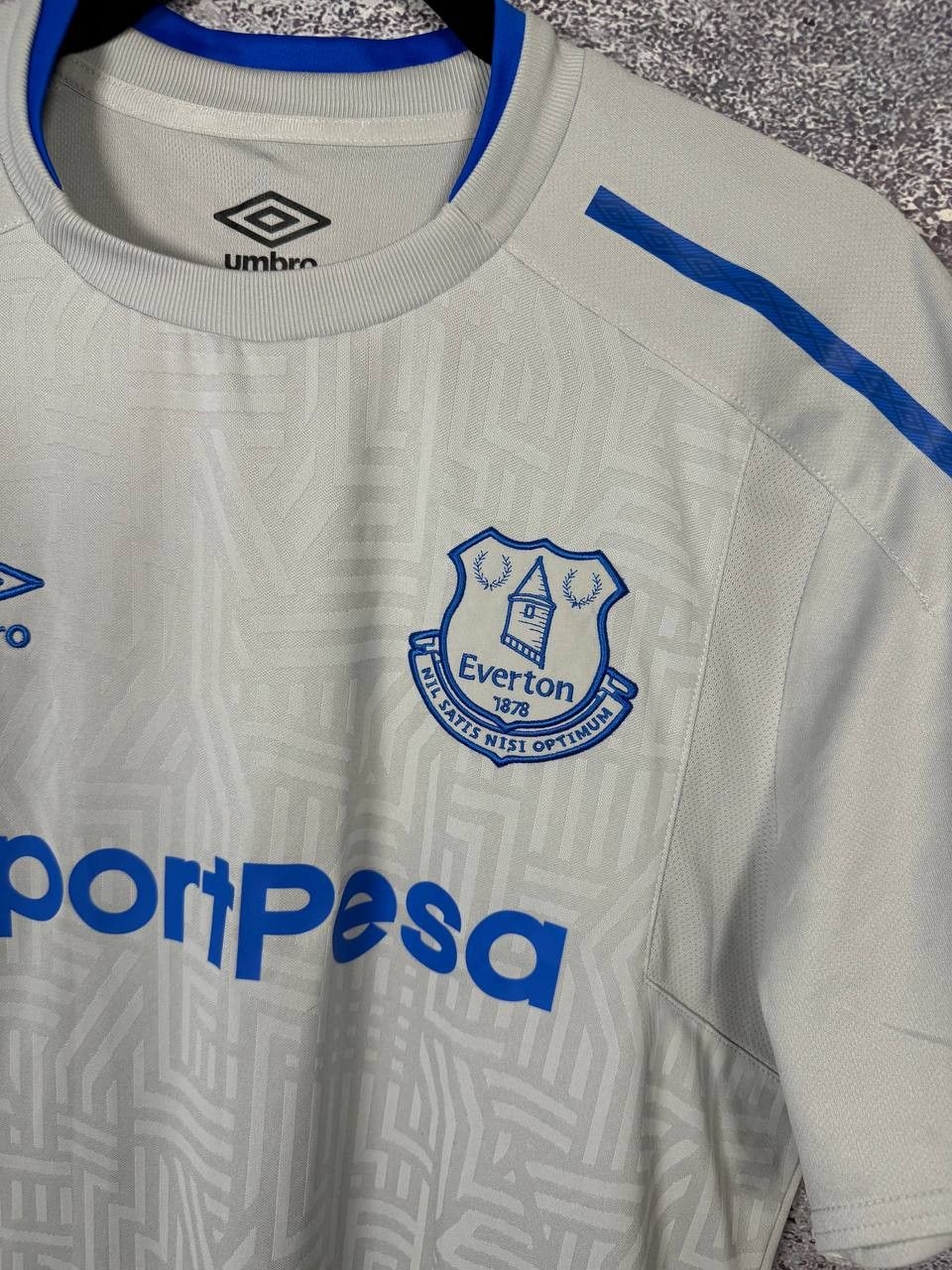 Umbro Vintage Everton 2017/18 Away Umbro Soccer Jersey Size US L / EU 52-54 / 3 - 6 Thumbnail