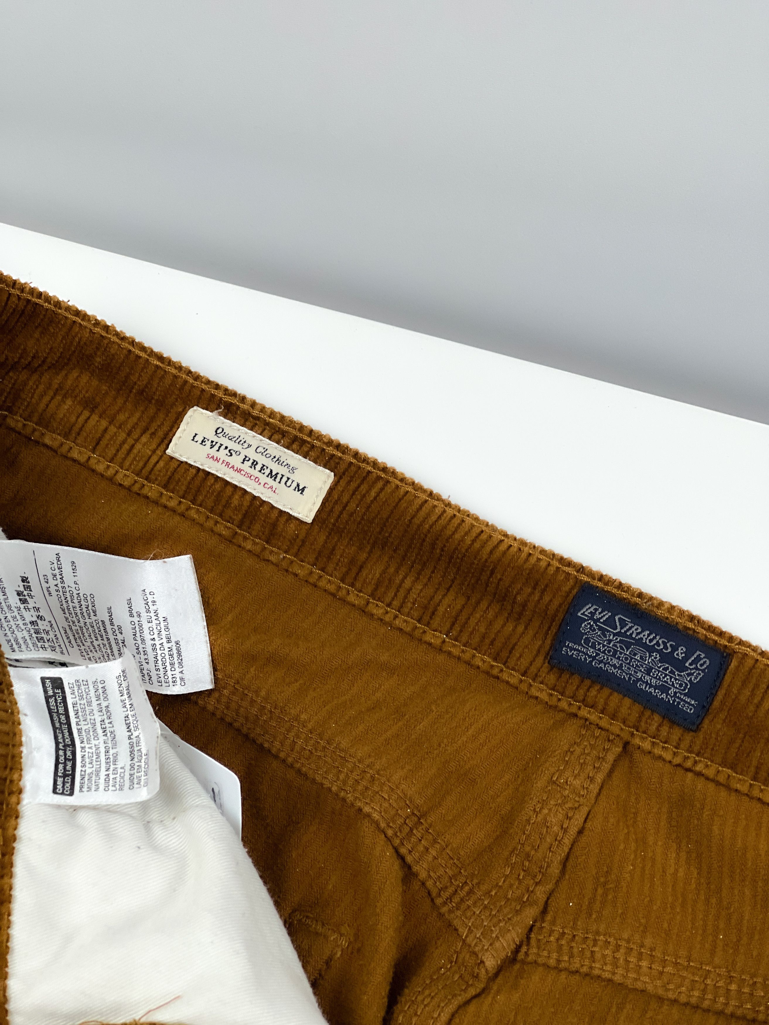 Levi's Levis Premium Corduroy Pants Size US 31 - 14 Thumbnail