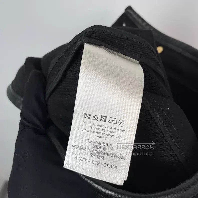 Louis Vuitton Louis Vuitton Black twill Jean shorts Size US 34 / EU 50 - 7 Thumbnail