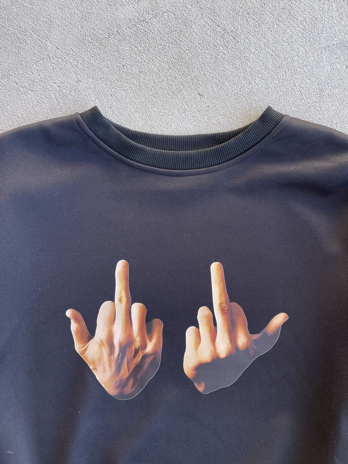 Japanese Brand STEAL! Y2K Japan Middle Fingers Up Sweatshirt (M) Size US M / EU 48-50 / 2 - 2 Thumbnail
