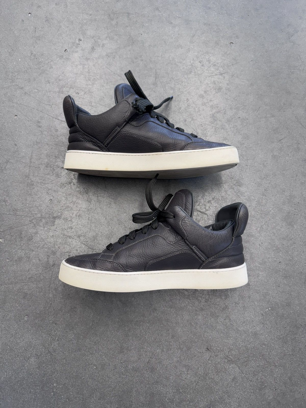 Louis Vuitton 2009 Louis Vuitton Don Kanye West Anthracite Size LV 7 US 8 Size US 8 / EU 41 - 2 Thumbnail