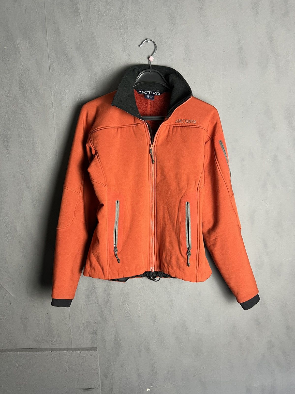 Arc'teryx Vintage Arcteryx Gamma Softshell Zip Up Jacket Womens Size S Size US S / EU 44-46 / 1 - 1 Thumbnail