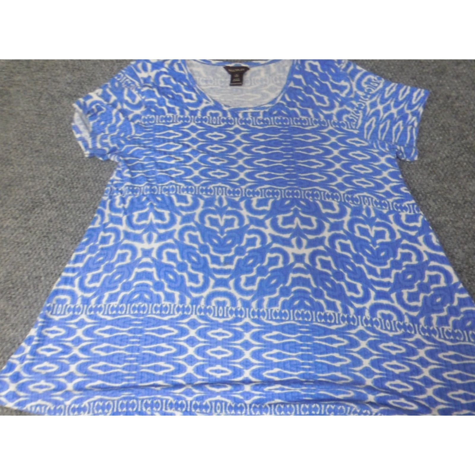Vintage Multiples Womens Blouse L Blue Short Sleeve Crew Neck Pullover Floral Rayon Stretch Casual Buttons Regular Front Blemishes Size L / US 10 / IT 46 - 2 Thumbnail