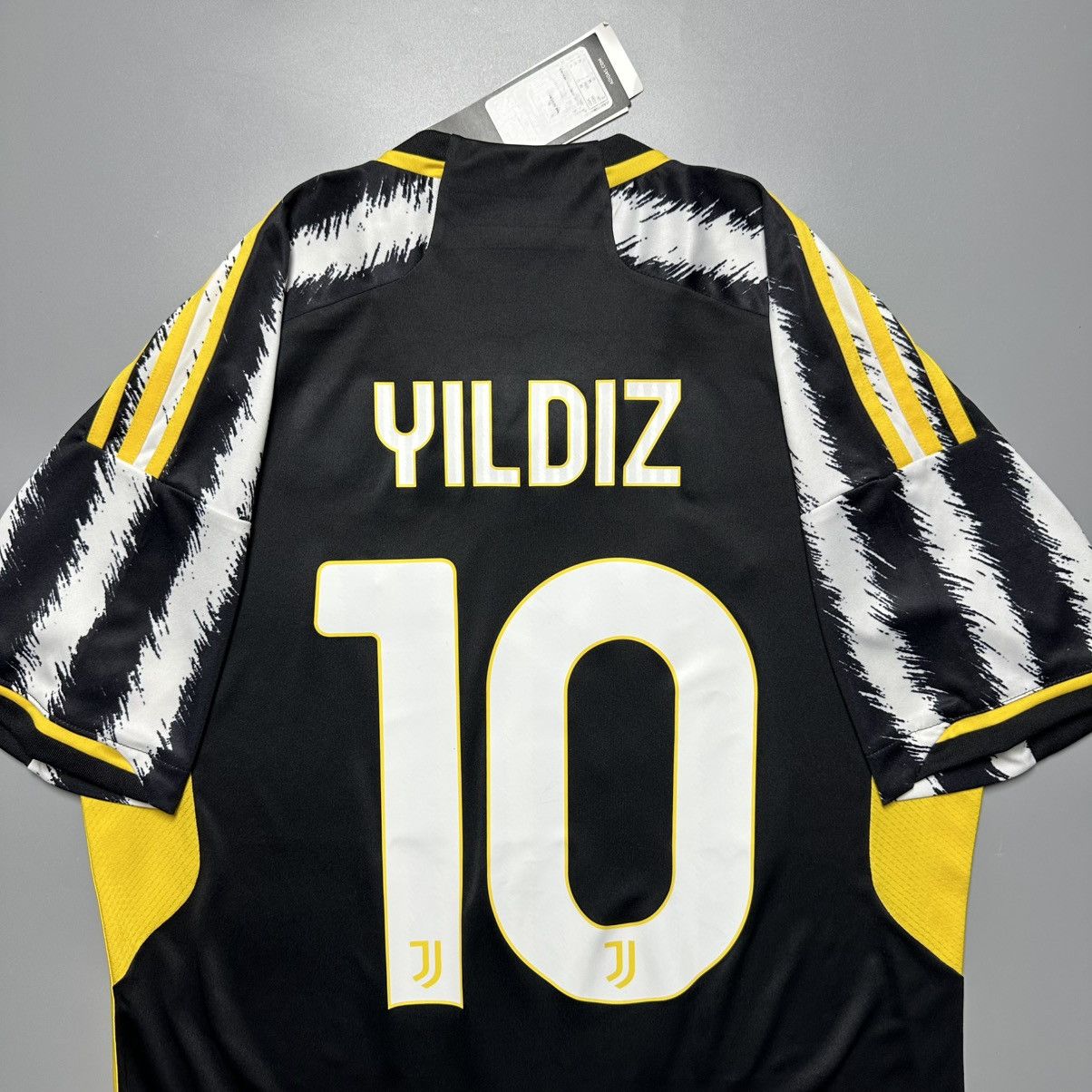 Adidas JUVENTUS ADIDAS 2024/2025 FOOTBALL HOME JERSEY #10 YILDIZ Size US M / EU 48-50 / 2 - 8 Thumbnail