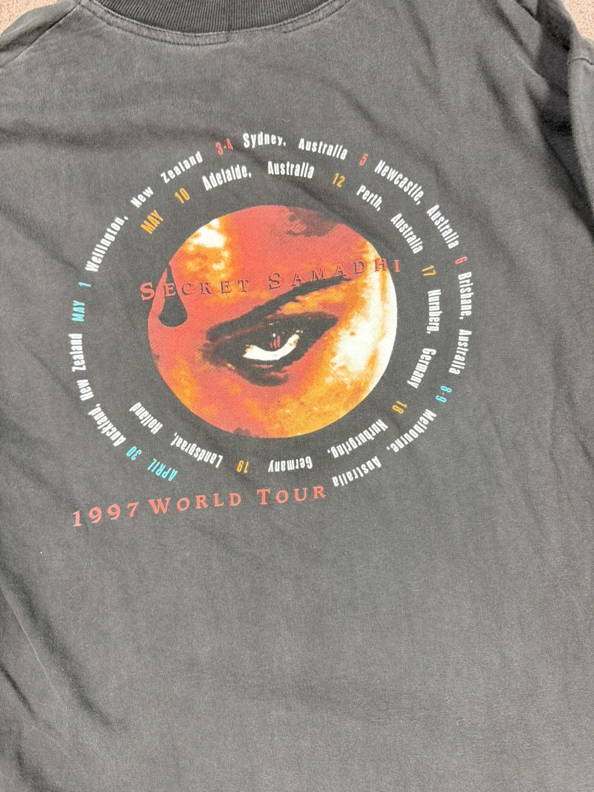Band Tees 1997 Live Secret Samadhi tour Promo Long sleeve tee Size US L / EU 52-54 / 3 - 4 Thumbnail