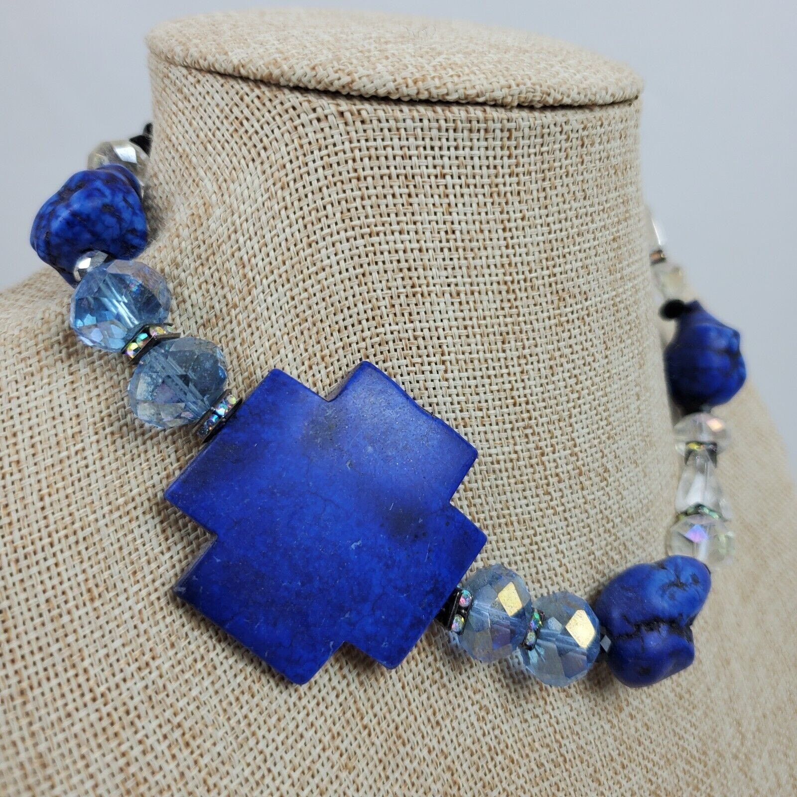 The Unbranded Brand Vintage Hippie Blue & Clear Beaded Choker Necklace 16 Inch Size ONE SIZE - 2 Thumbnail