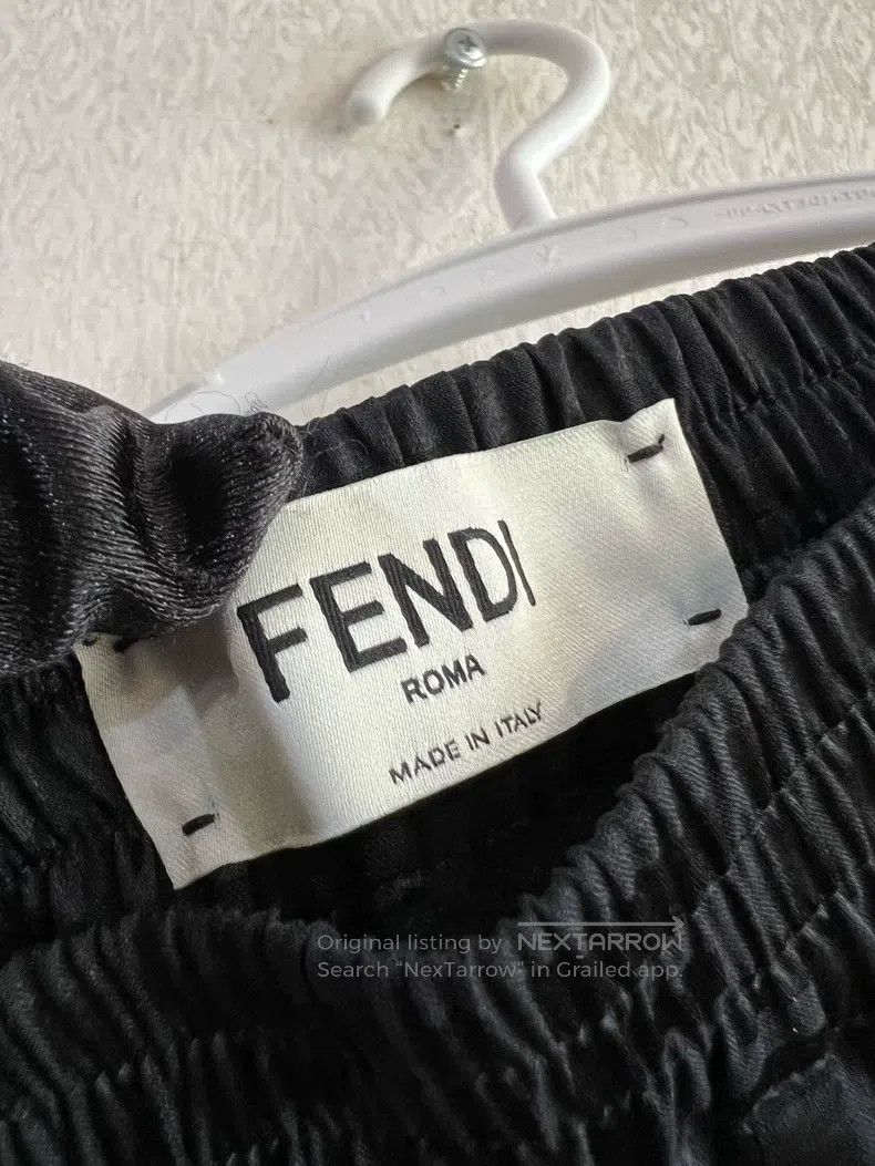 Fendi Fendi Black Printed Shorts with Dark Patterns Size 26" / US 2 / IT 38 - 3 Thumbnail
