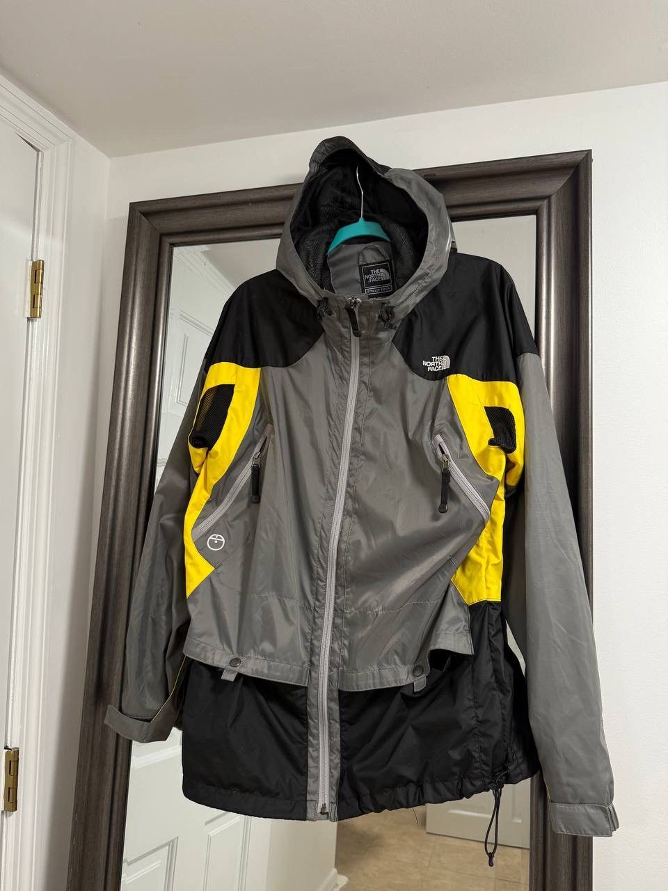 The North Face The North Face Step Tech Nylon Jacket with hood yellow black Size US M / EU 48-50 / 2 - 2 Thumbnail