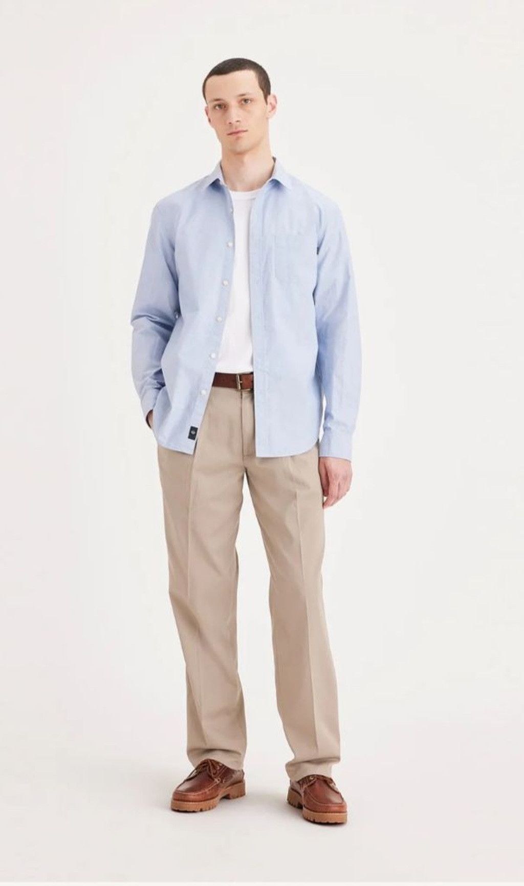 Dockers Men's Dockers Khaki Classic Fit Pleated Khakis Waist 34 Size US 32 / EU 48 - 2 Thumbnail