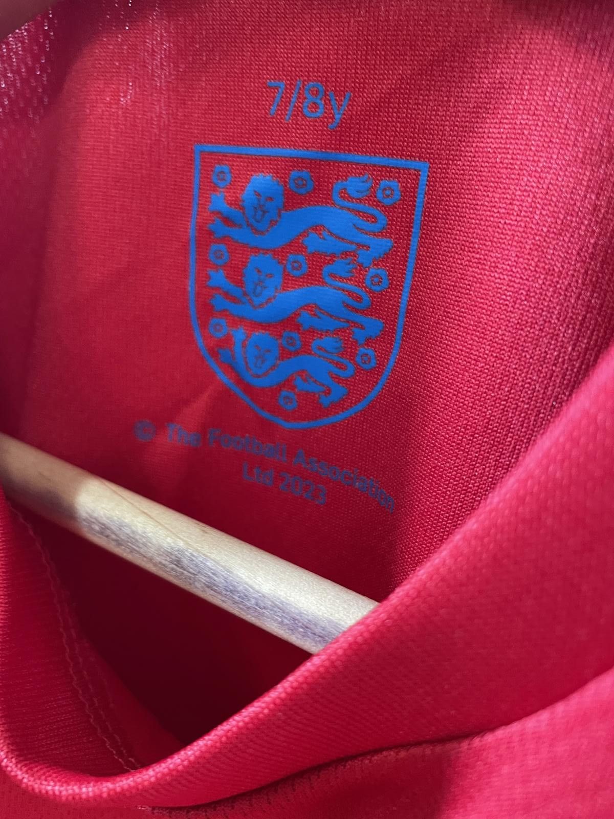 Designer England Football Red Short Sleeve T-Shirt Size US M / EU 48-50 / 2 - 5 Thumbnail