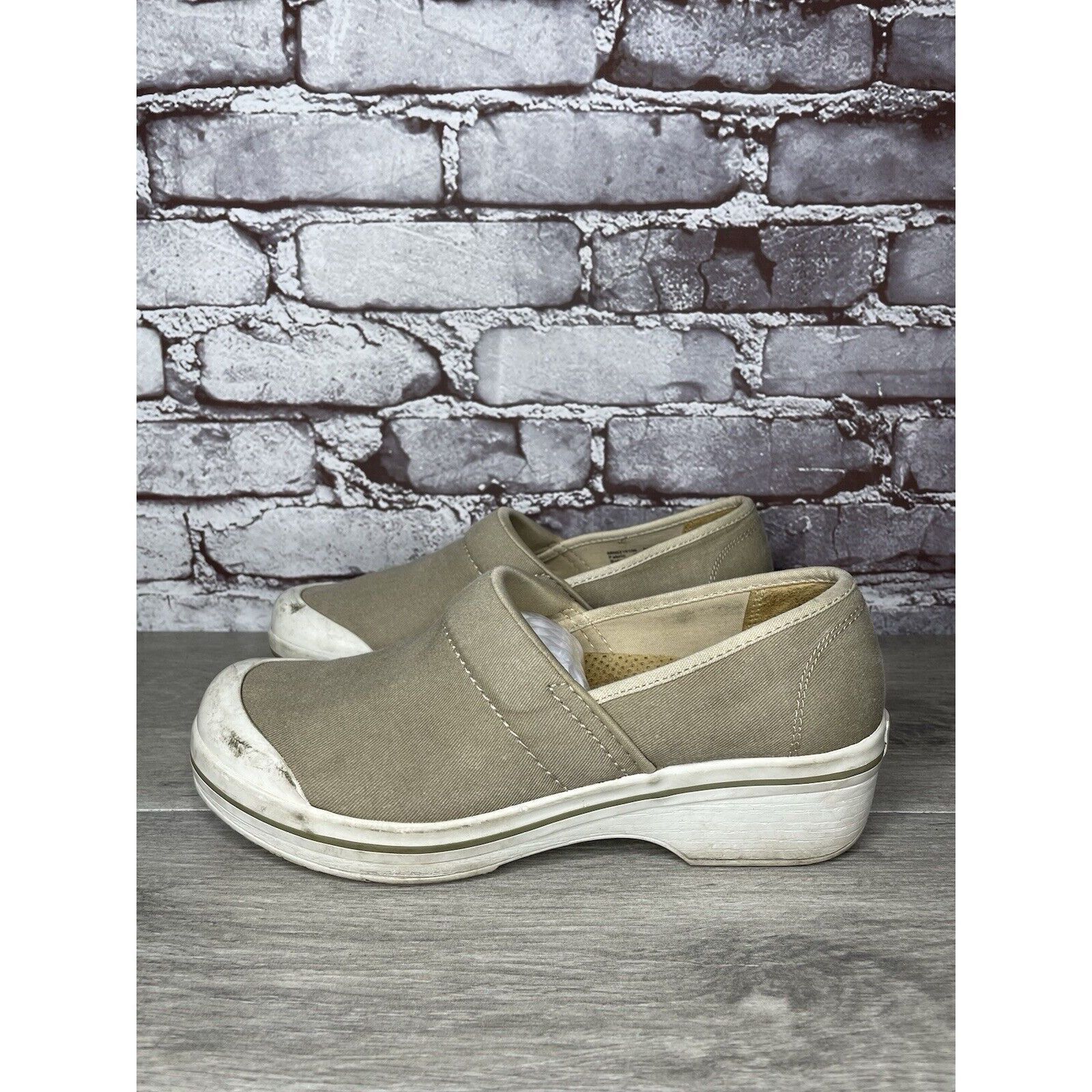 Other Dansko Volley Vegan Tan Beige Khaki Canvas Non Slip Clogs Wo Size US 8.5 / IT 38.5 - 23 Thumbnail
