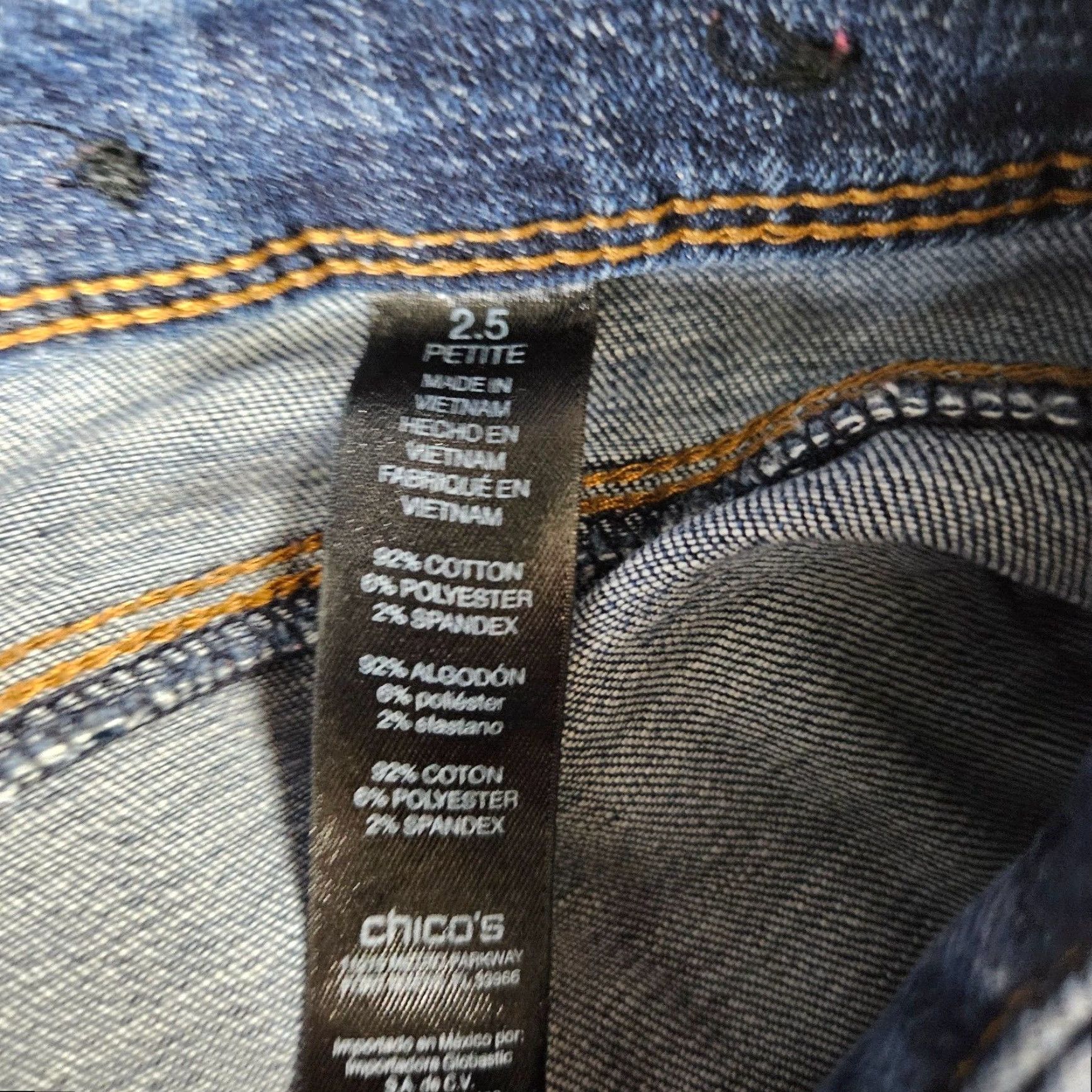 Vintage Chico's So Slimming Womens Girlfriend Crop Jeans Sz 14P Blue Mid Rise Size 36" / US 14 / IT 50 - 6 Thumbnail
