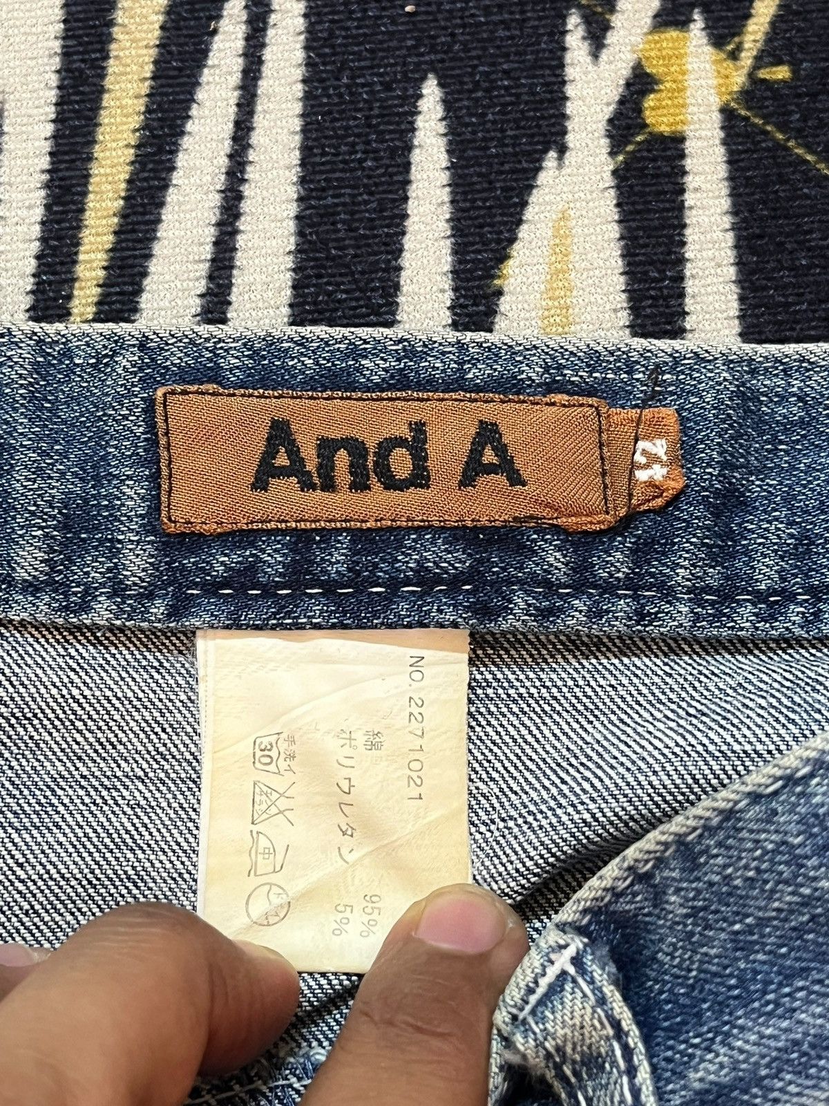 And A Vintage And a Mudwash Faded Distressed Denim Size US 31 - 7 Thumbnail