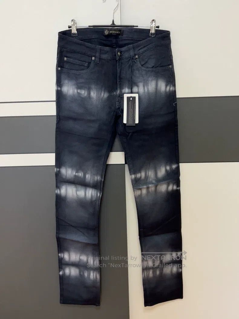 Versace Versace Medusa graffiti jeans Size US 32 / EU 48 - 1 Thumbnail