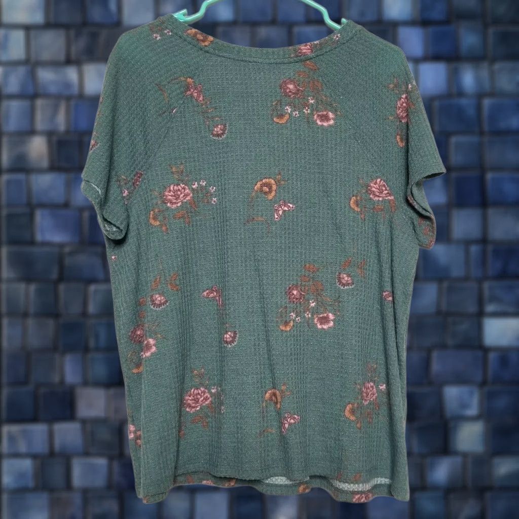 Torrid Torrid T-Shirt Floral Pine Green Short Sleeve Womens Size 2X Plus Shirt Size XXL / US 16-18 / IT 52-54 - 1 Thumbnail