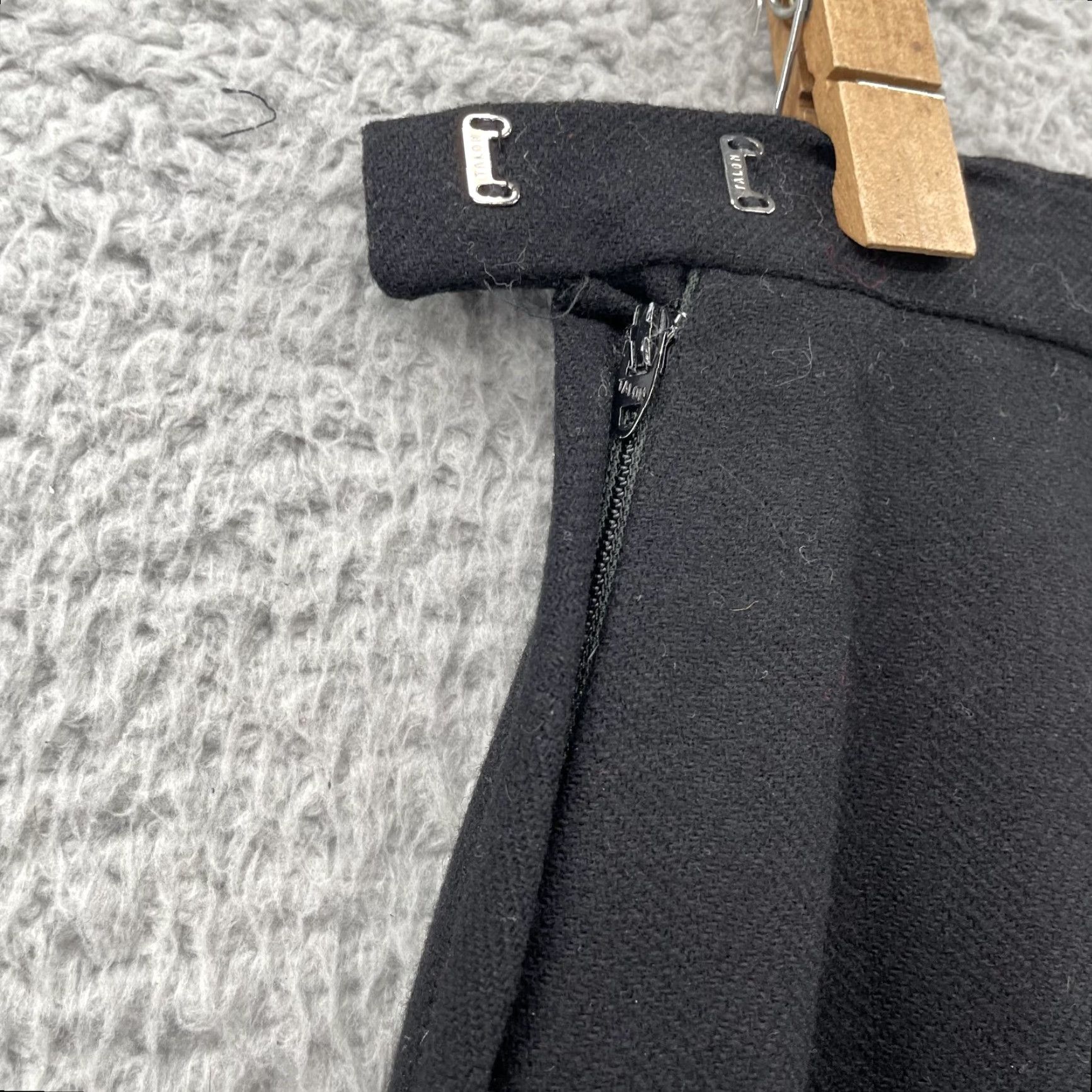 Pendleton VINTAGE Pendleton Black Wool Skirt Women's 8 A-Line Long Office 90s Classic 90s Librarian Student Mens Womens Girls Size 30" / US 8 / IT 44 - 7 Thumbnail