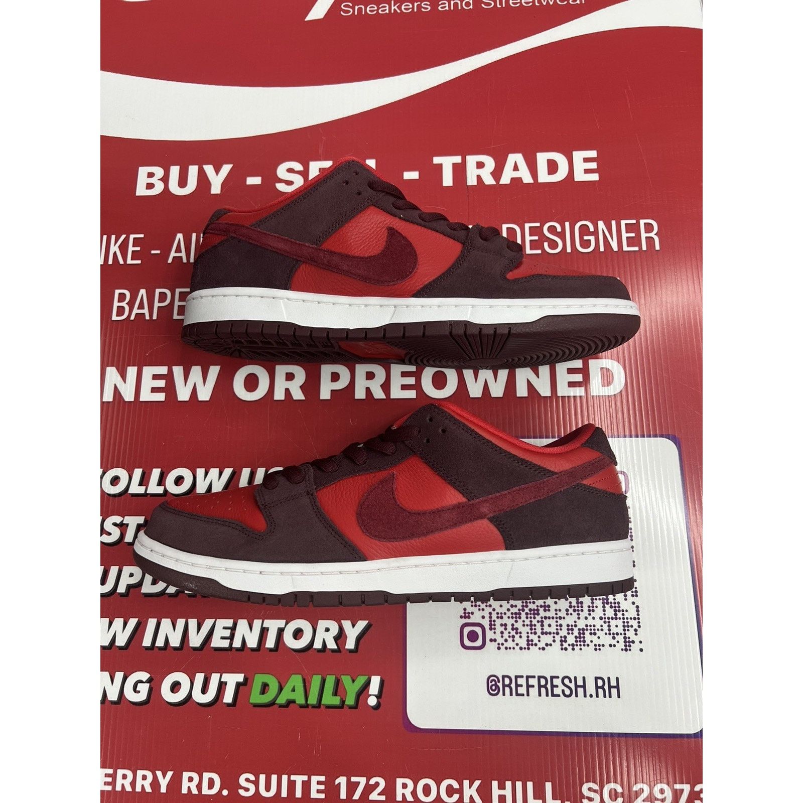 Nike Nike Dunk Low Pro Cherry 2022 Size 13 DM0807-600 Size US 13 / EU 46 - 5 Thumbnail