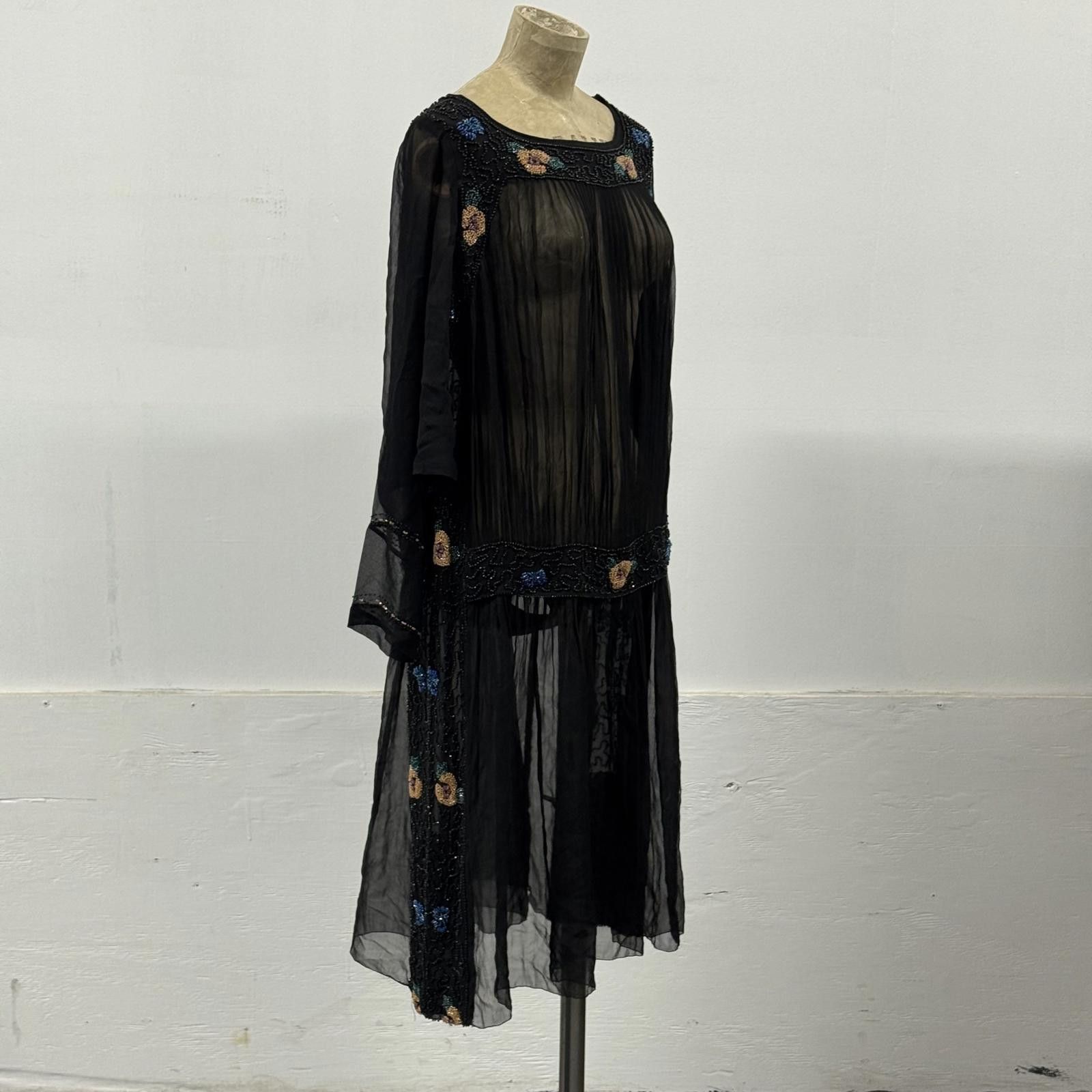 Antique Rivet Pristine Vintage Antique 20s Beaded Black Silk Flapper Dress Size S / US 4 / IT 40 - 11 Thumbnail