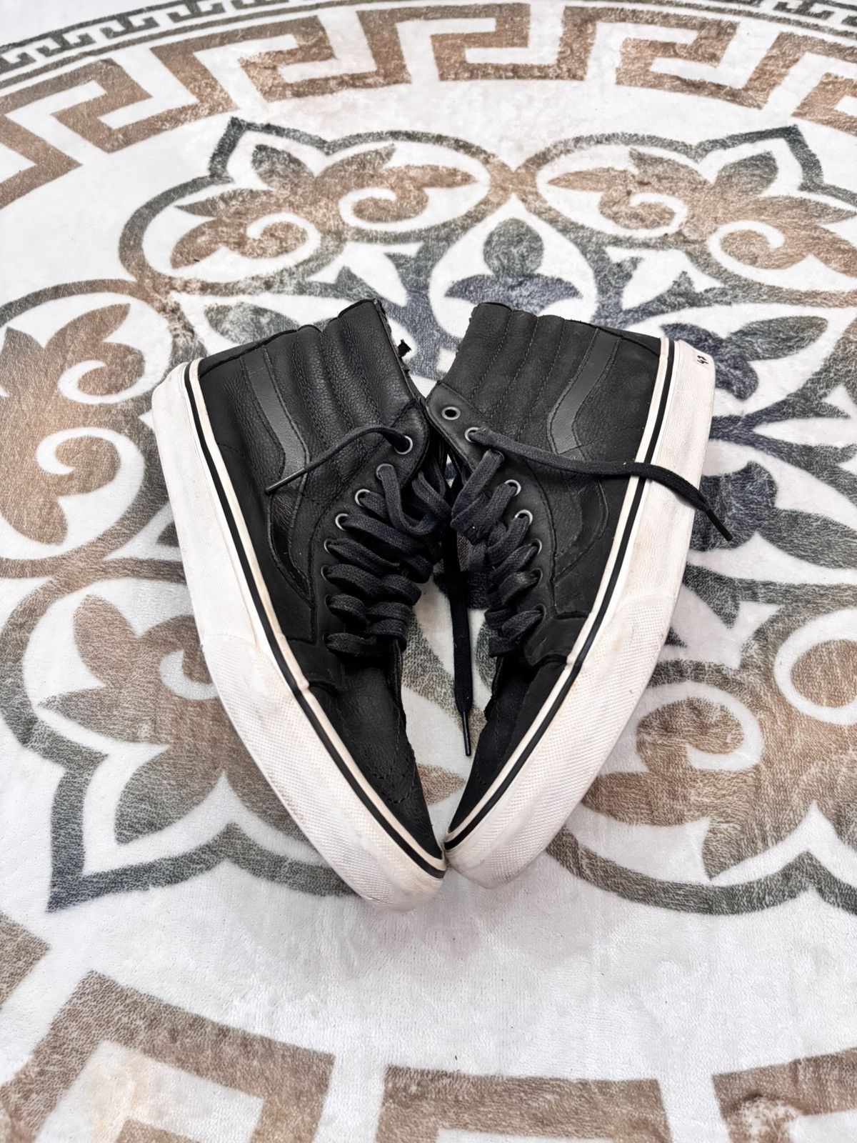 Vans Vans Sk8 Hi Bw Leathera US 9 Size US 9 / EU 42 - 1 Thumbnail