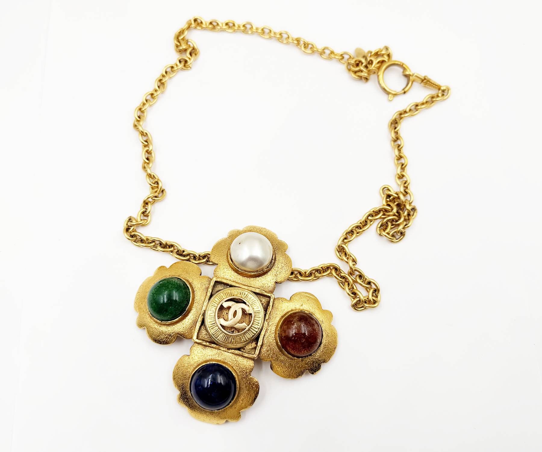 Chanel Chanel CC Gripoix Pearl Large Brooch Pendant Necklace Size ONE SIZE - 1 Thumbnail