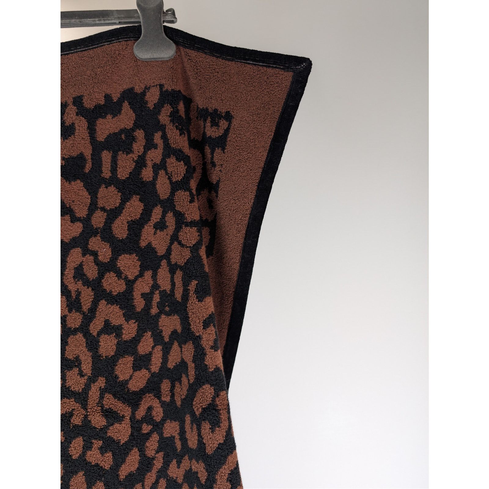 Tom Ford o1rshd1 Size: OS / Towel Towel In Leopard Brown Size ONE SIZE - 10 Thumbnail