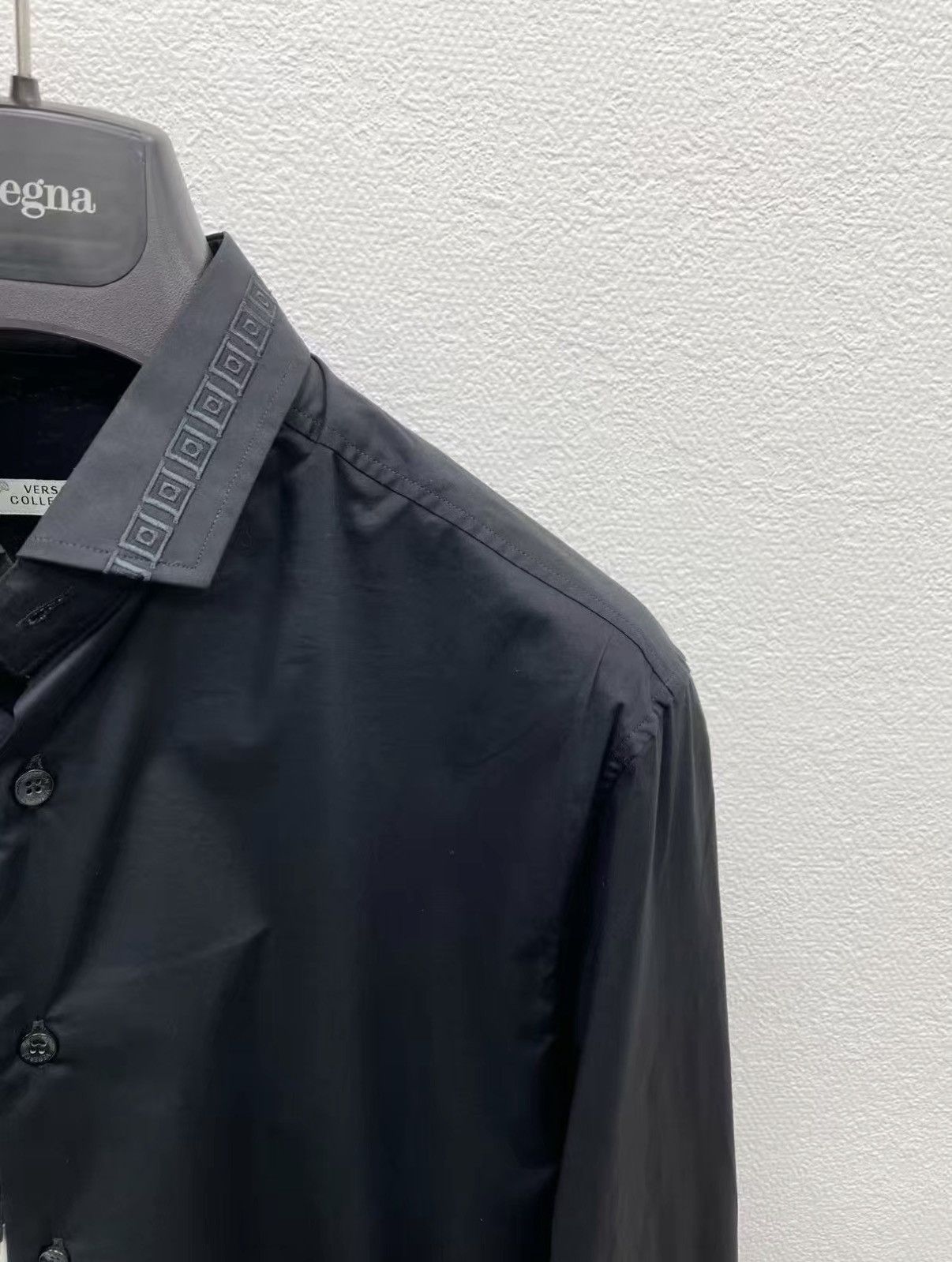 Versace VERSACE High Stretch Embroidered Long Sleeve Shirt J30 Size US S / EU 44-46 / 1 - 3 Thumbnail