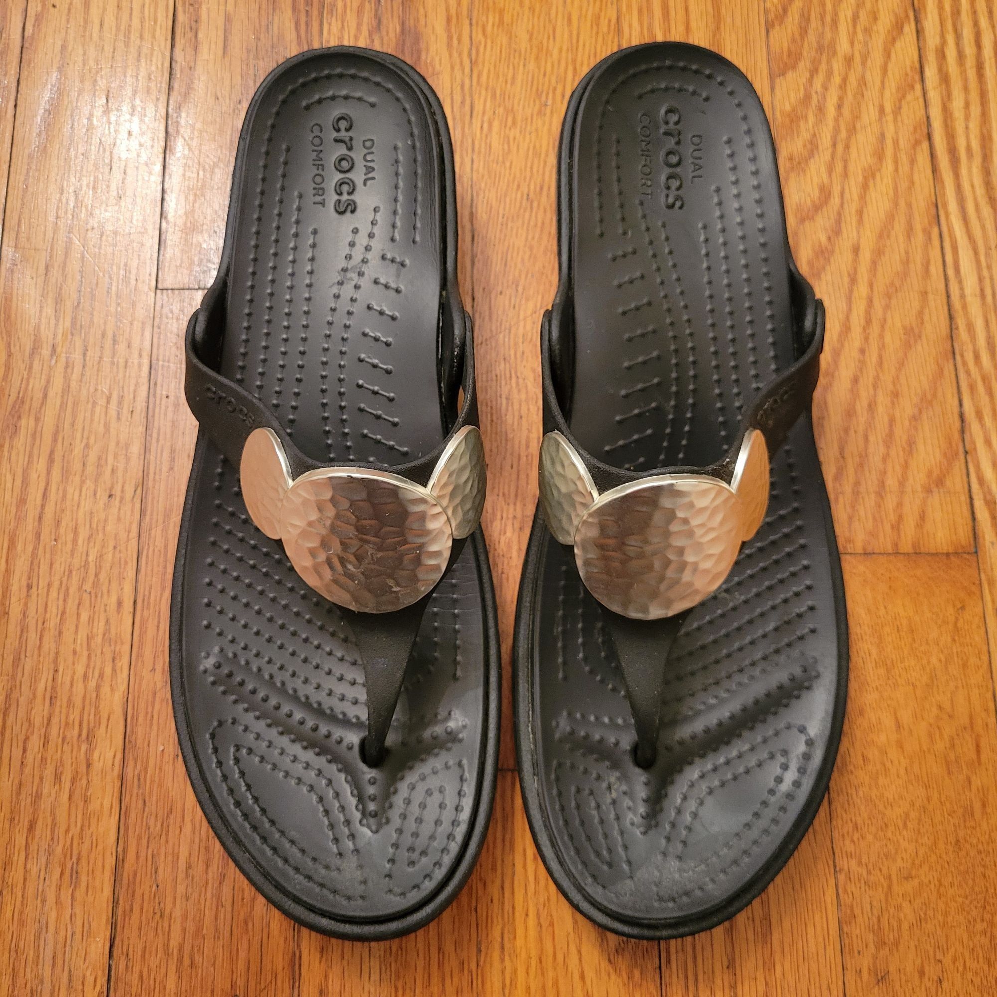 Crocs Crocs Comfort Black Thong Sandals Silver Hammered Medallion Size US 11 / IT 41 - 2 Thumbnail