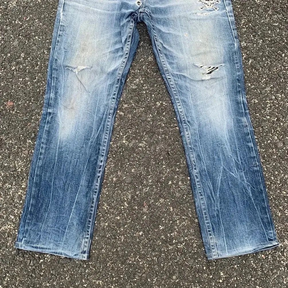 Tornado Mart SUN FADED SKULLS DISTRESSED DENIM TROUSERS BE AMBITION JEANS Size US 32 / EU 48 - 4 Thumbnail