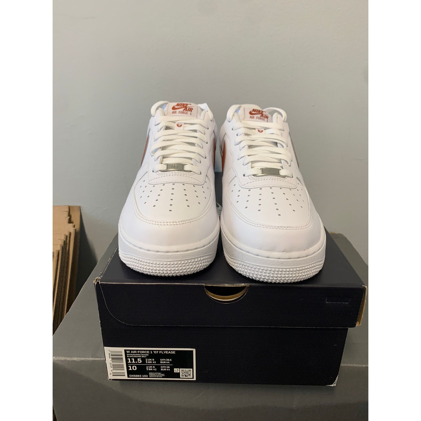 Nike NIKE AIR FORCE ONE AF1 WHITE LIGHT BROWN Size 10 Mens Size US 10 / EU 43 - 2 Thumbnail