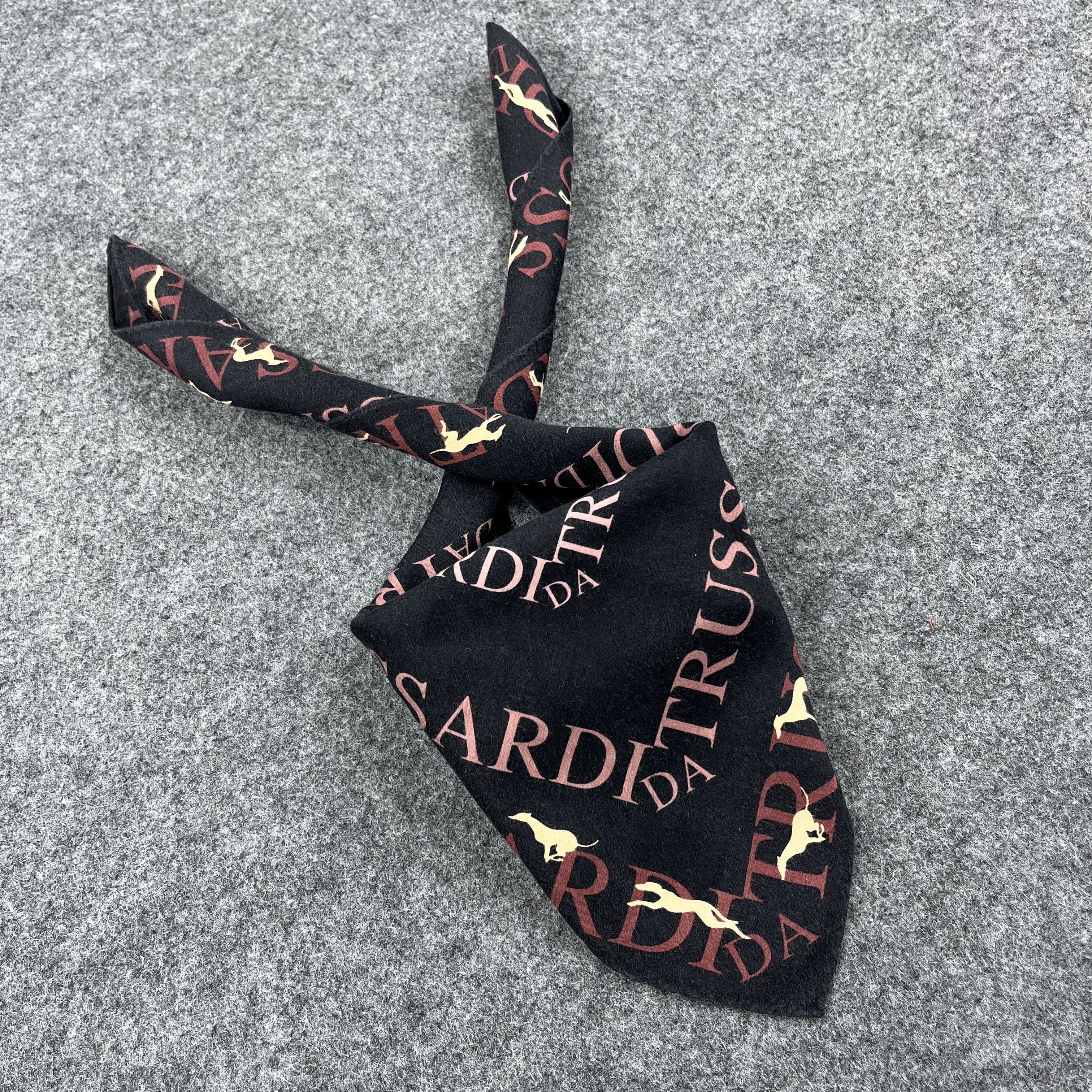 Trussardi × Vintage Trussardi Handkerchief / Bandana / Neckerchief B842 Size ONE SIZE - 7 Thumbnail