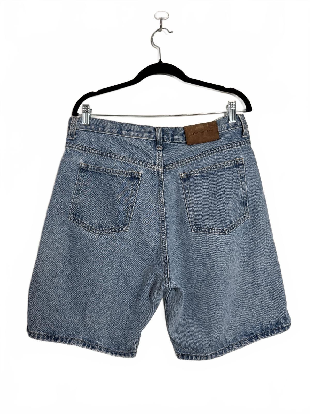 Calvin Klein Vintage Light Blue Denim Shorts Size 34 Made in USA Size US 34 / EU 50 - 2 Thumbnail