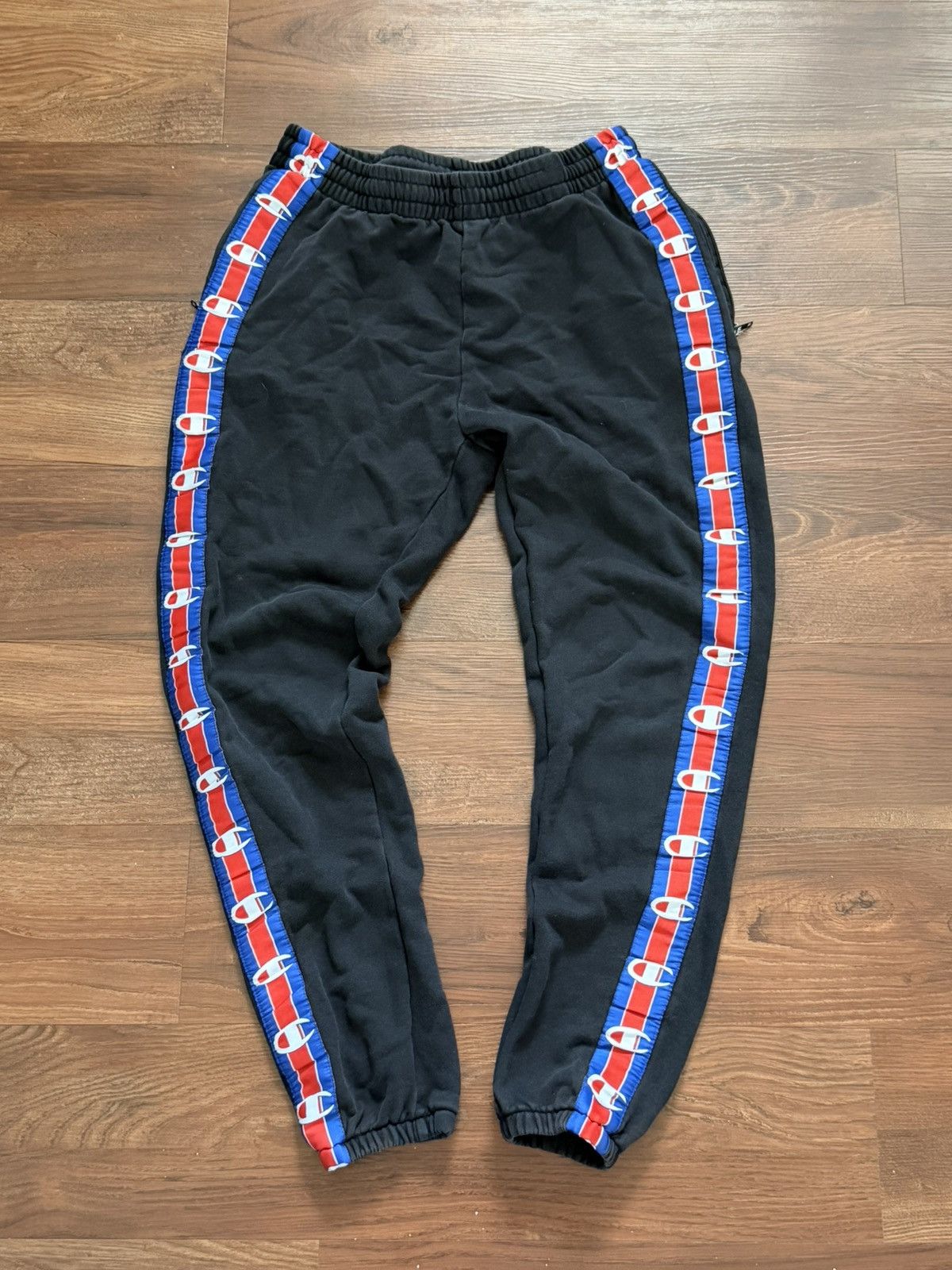 Champion × Vetements VETEMENTS X CHAMPION SWEATS Size US 44 / EU 60 - 1 Thumbnail