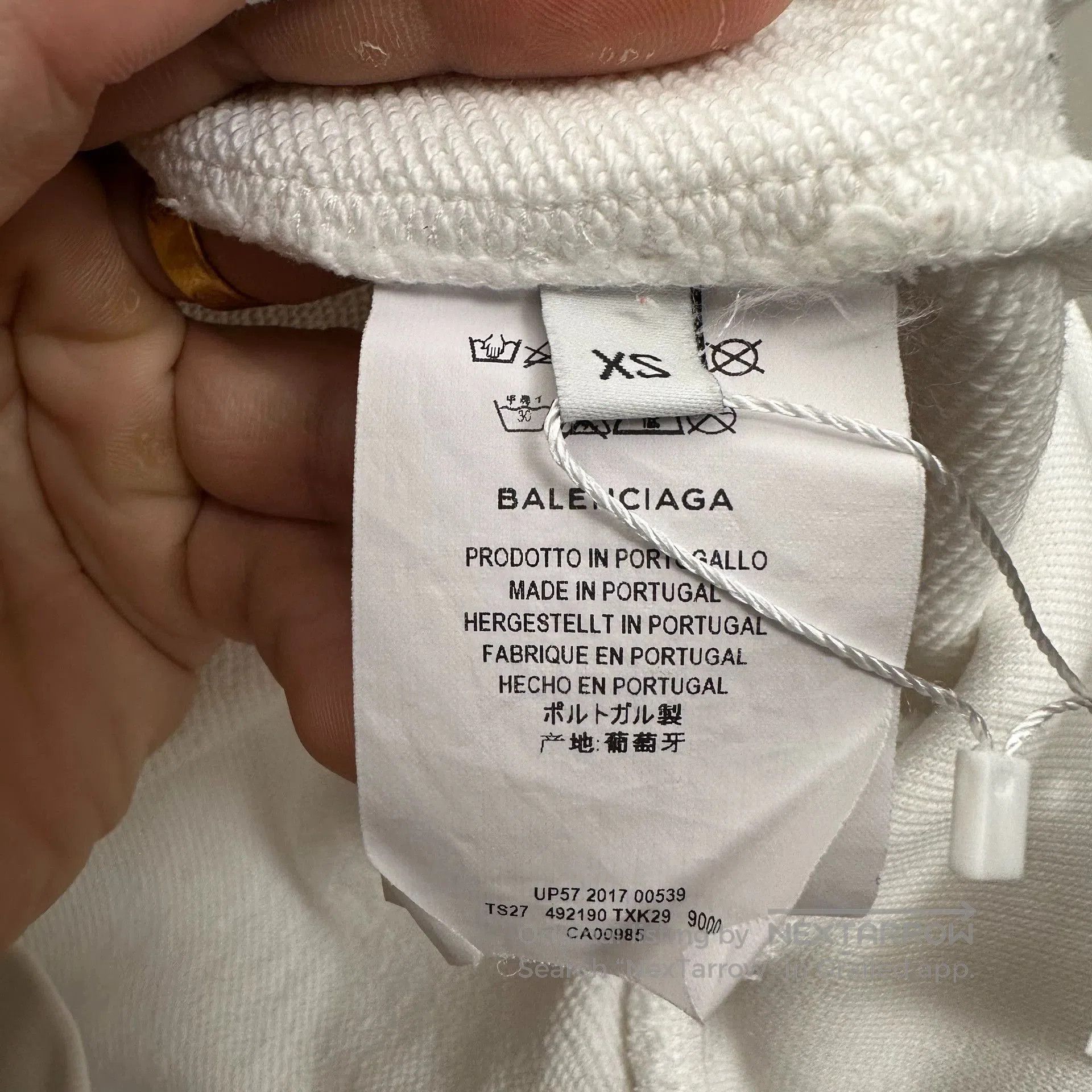 Balenciaga balenciaga white logo hoodie in xs size. Size US XS / EU 42 / 0 - 4 Thumbnail