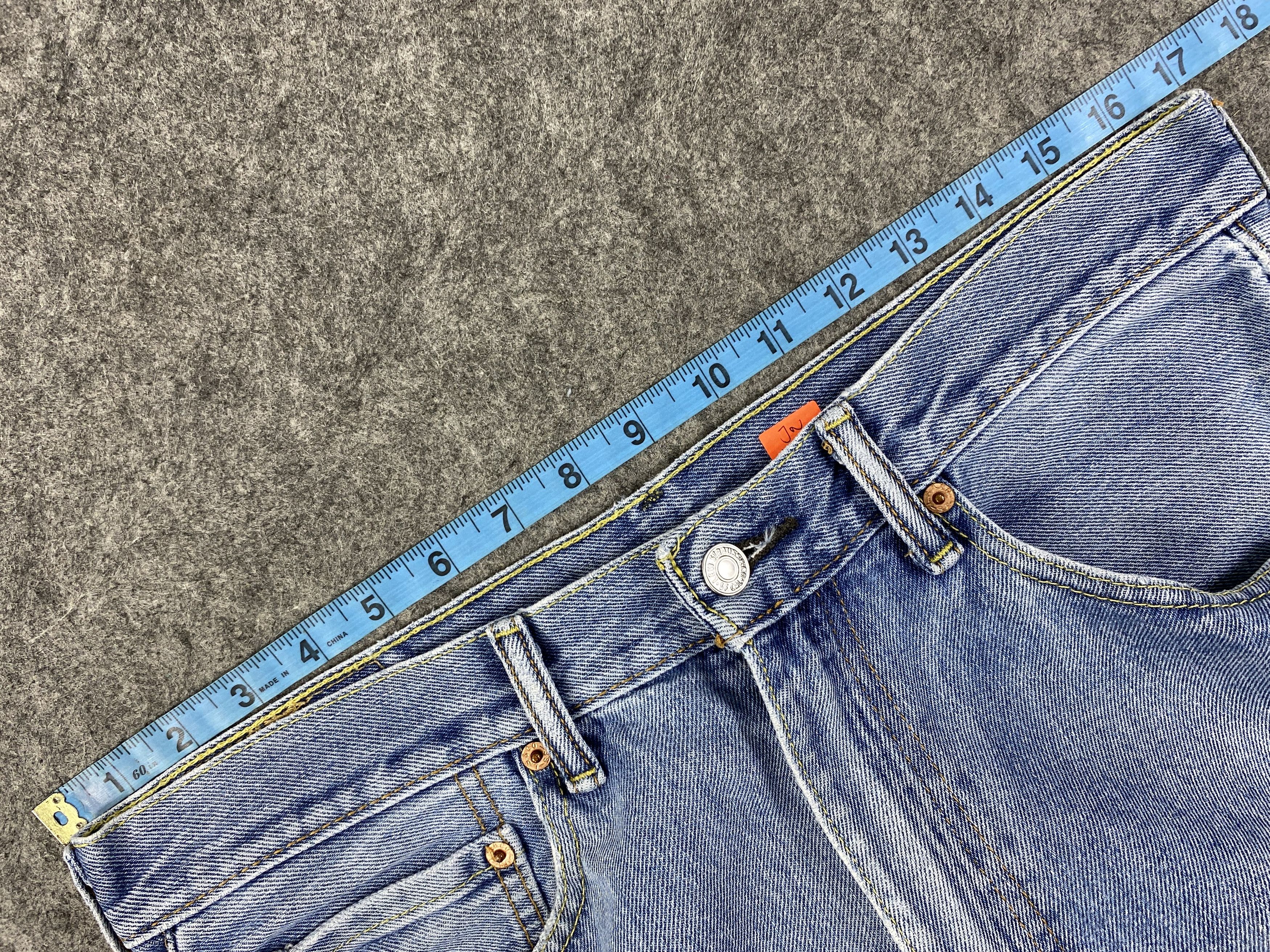 Levi's Mid Blue Vintage Levi's 550 Jeans 34x32.5 Denim -JN1996 Size US 34 / EU 50 - 5 Thumbnail