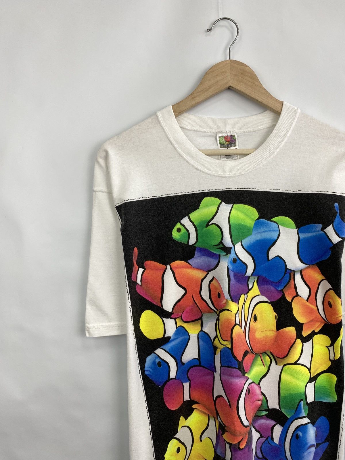 Fruit Of The Loom 🌺 Vintage 90s Nemo Fish Crazy Shirt Hawaii Hula Girl T-Shirt Size US L / EU 52-54 / 3 - 2 Thumbnail
