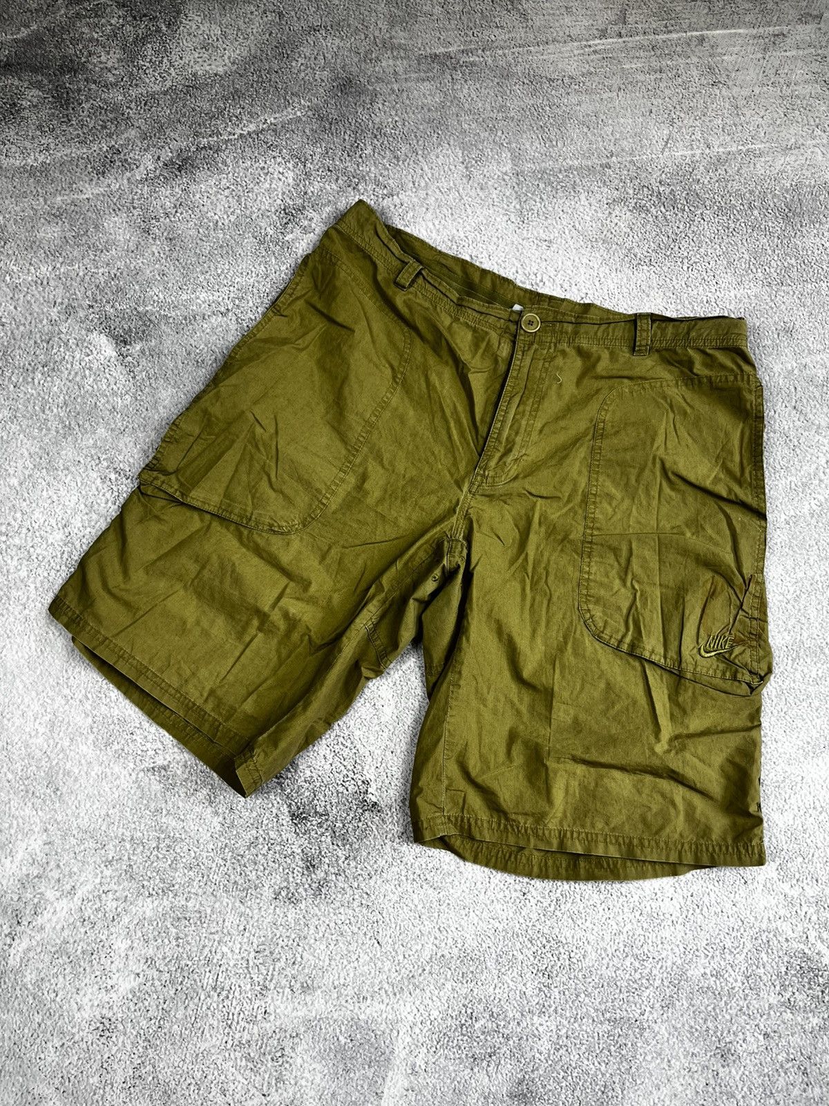 Nike × Vintage Nike cargo shorts vintage size m Size US 34 / EU 50 - 1 Thumbnail
