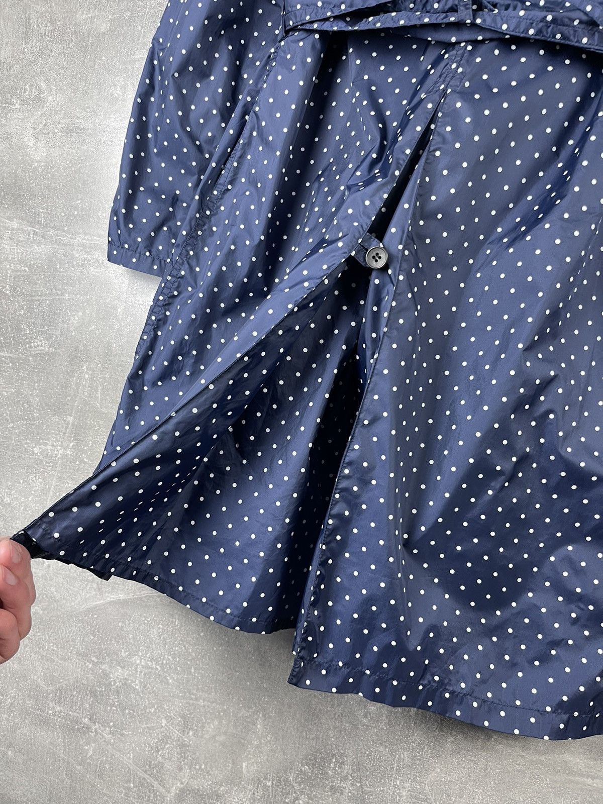 Comme des Garcons × Japanese Brand Comme Des Garcons Nylon Blue Polka Dot Belted Trench Coat Size M / US 6-8 / IT 42-44 - 8 Thumbnail