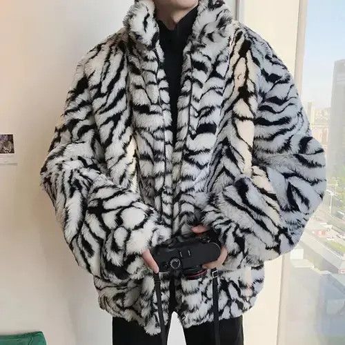 Handmade × Japanese Brand Avant garde reversible faux fur tiger print hooded jacket Size US L / EU 52-54 / 3 - 1 Thumbnail