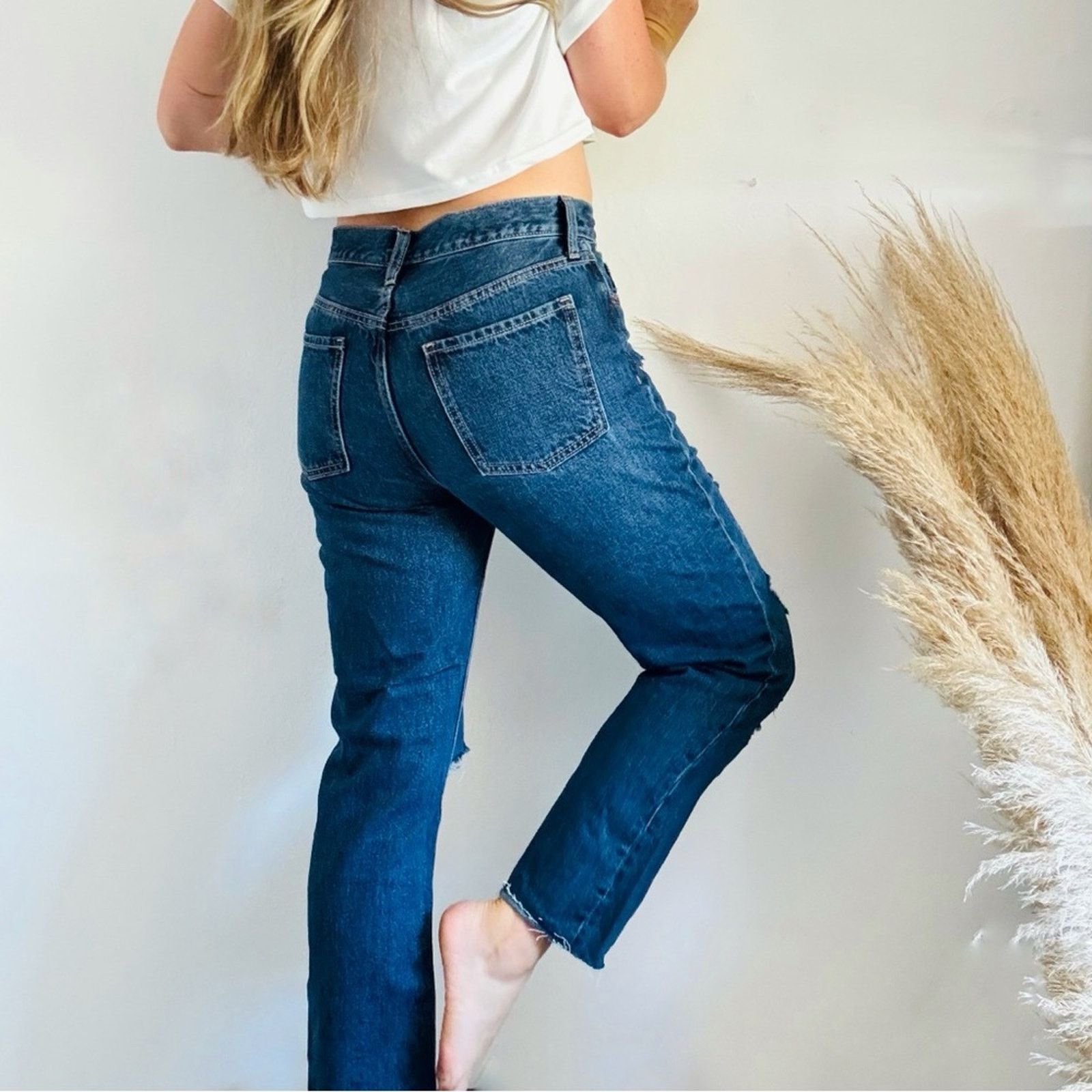 Old Navy OLD NAVY Blue High Rise Straight Leg Distressed Jeans 8 Size 30" / US 8 / IT 44 - 5 Thumbnail