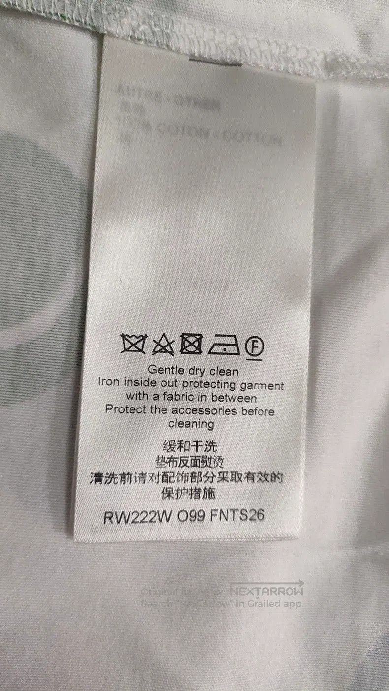 Louis Vuitton Louis Vuitton short sleeves Size US S / EU 44-46 / 1 - 4 Thumbnail