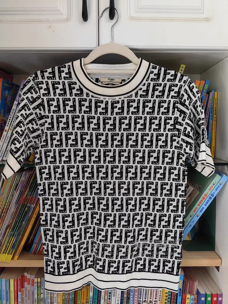 Fendi Fendi Classic Monogram Knit Short Sleeve - Black and White Size XS / US 0-2 / IT 36-38 - 1 Thumbnail
