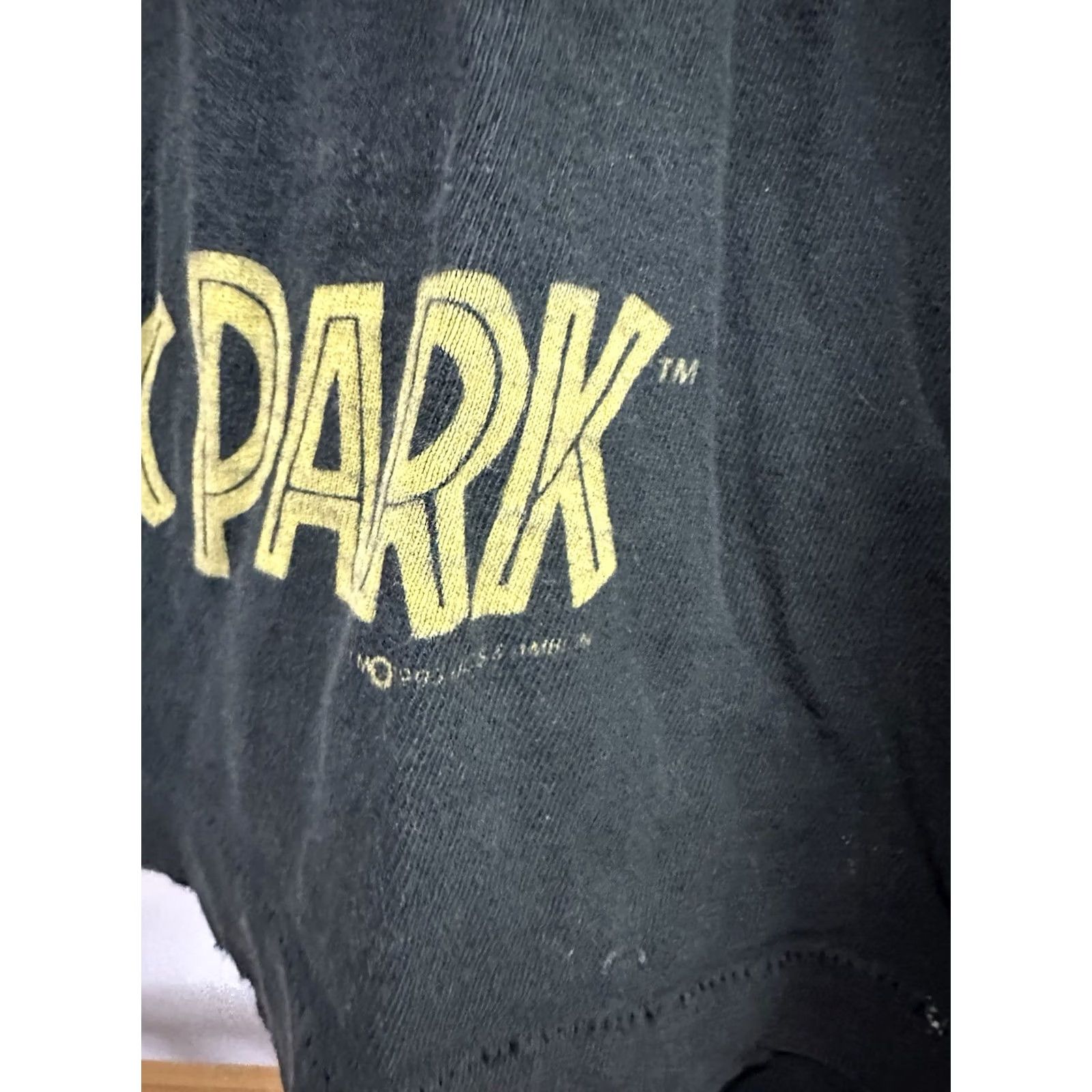 Fruit Of The Loom VTG 90s Jurassic Park T Rex Movie Promo AOP Faded Thrashed T-Shirt Size L Mens Black Shirt Distressed Dinosaur Movie Promo T-Shirt 90s Size US L / EU 52-54 / 3 - 4 Thumbnail