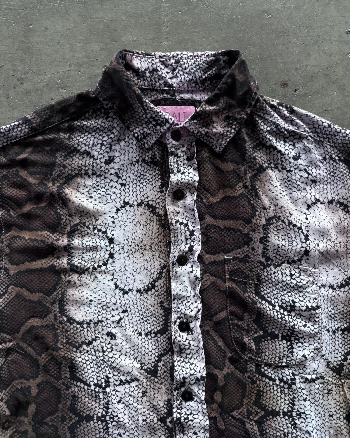 14th Addiction × If Six Was Nine × Japanese Brand 14th Addiction Ifsixwasnine Lgb Style Snake Skin Button Up Size US M / EU 48-50 / 2 - 4 Thumbnail