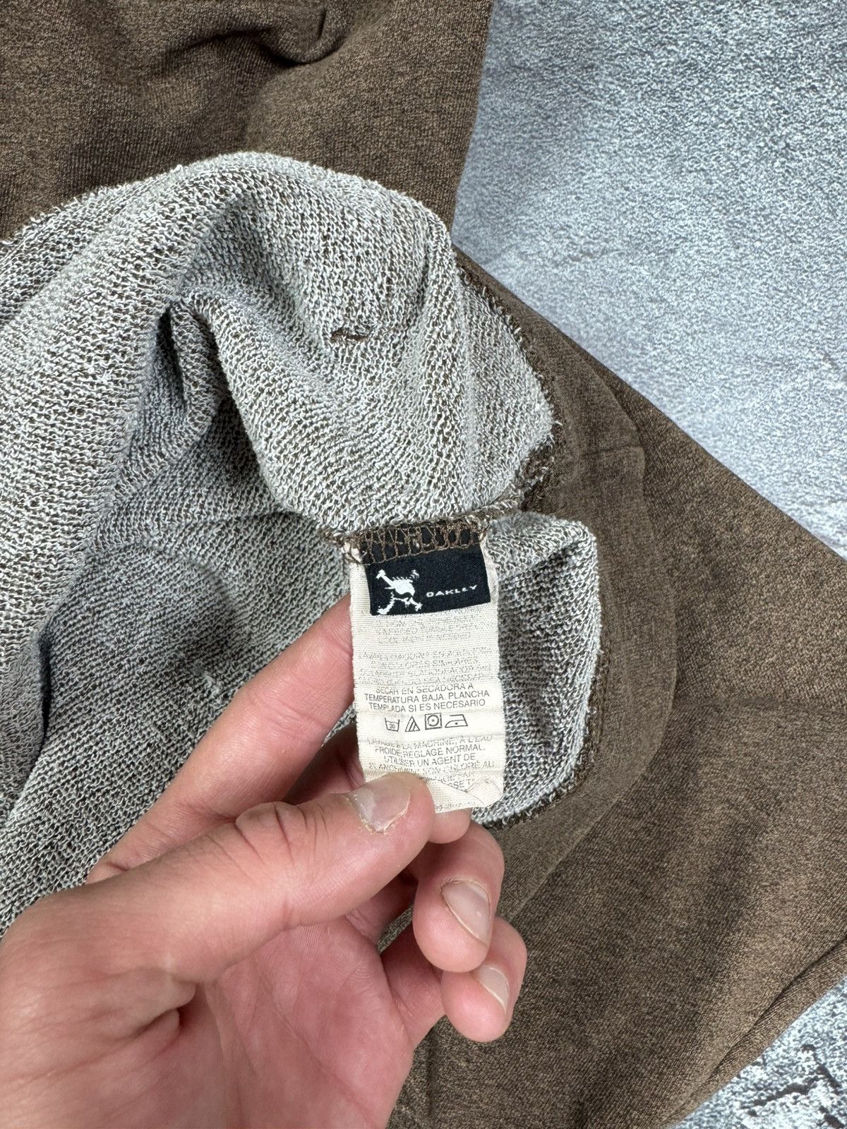 Oakley Oakley Brown Hoodie Size M Streetwear Y2K 2000s Rare Size US M / EU 48-50 / 2 - 8 Thumbnail